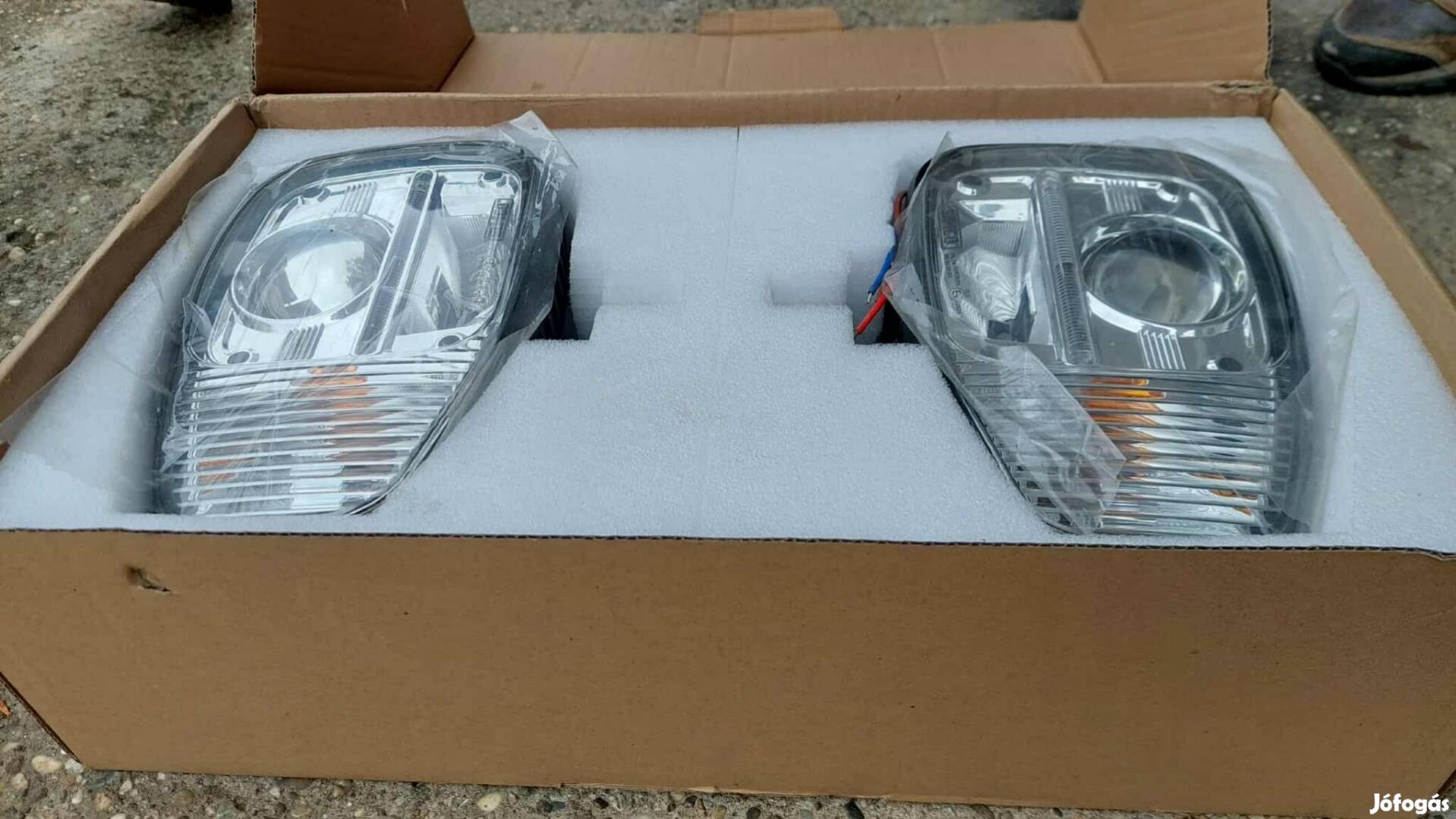 Univerzális autólámpa