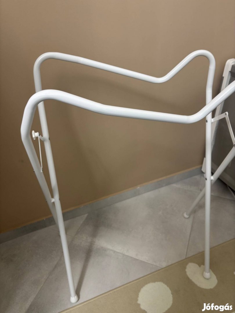 Univerzális babakád állvány