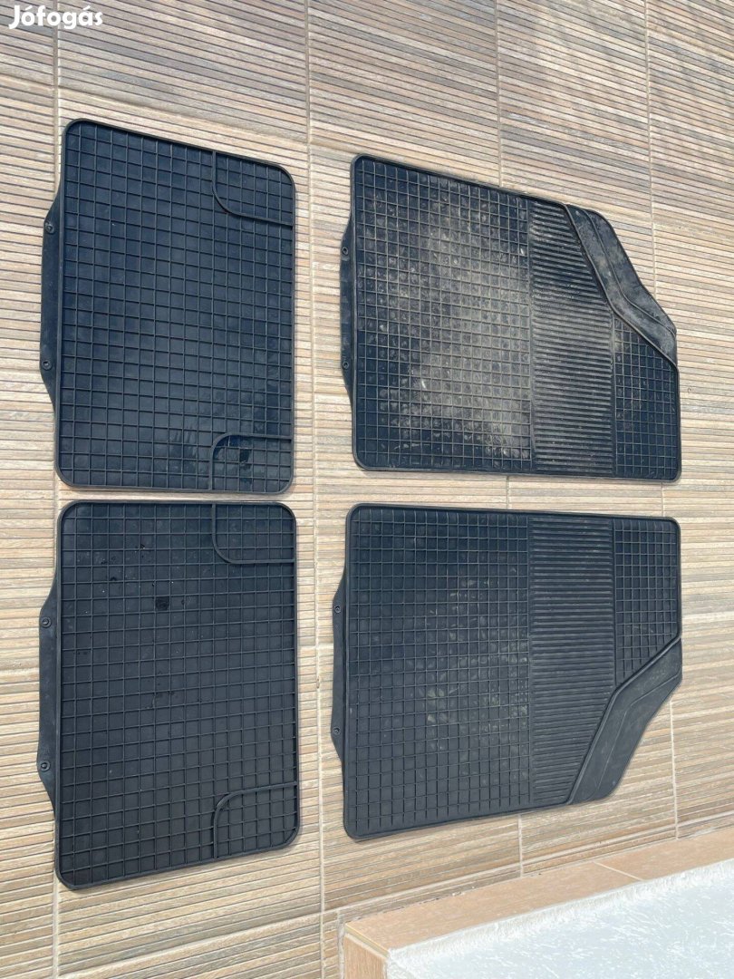 Univerzális gumiszőnyeggarnitúra