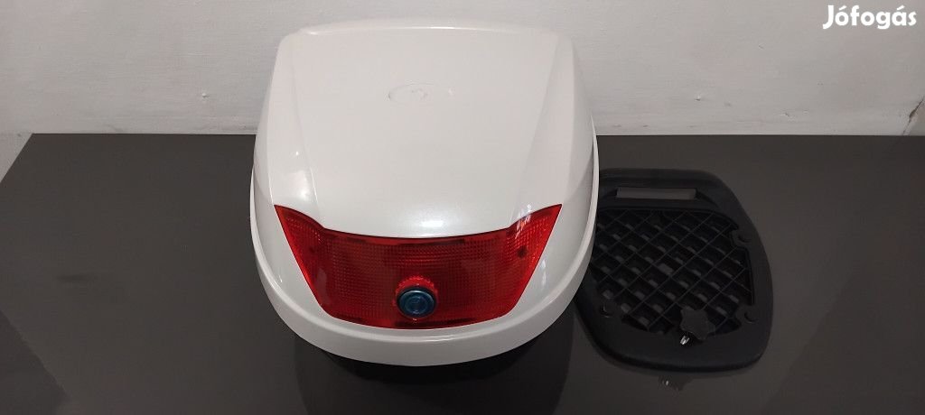 Univerzális robogó doboz