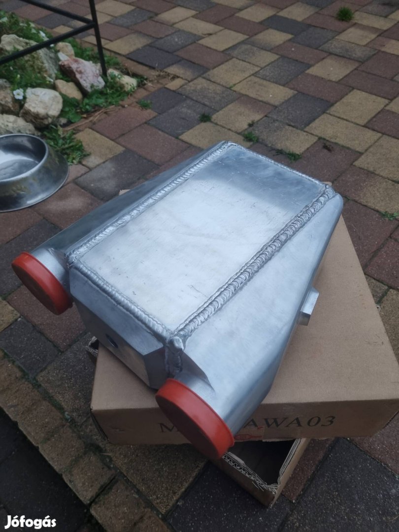 Univerzális vizes intercooler 76 mm