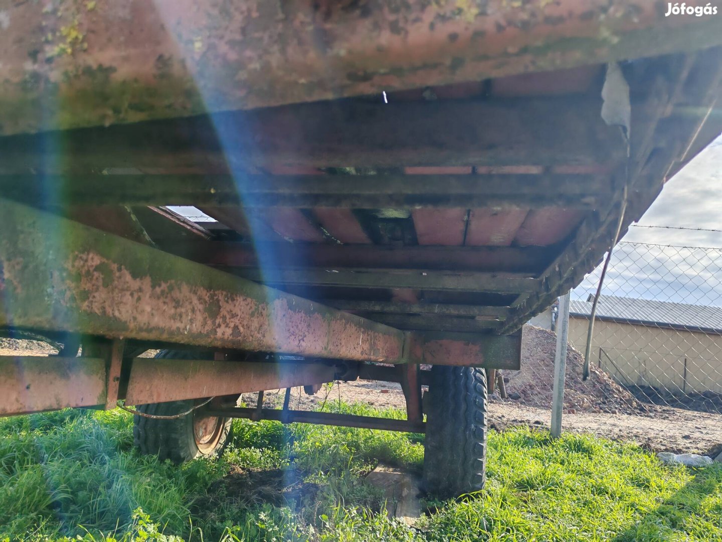 Unsin trágyaszóró 4t