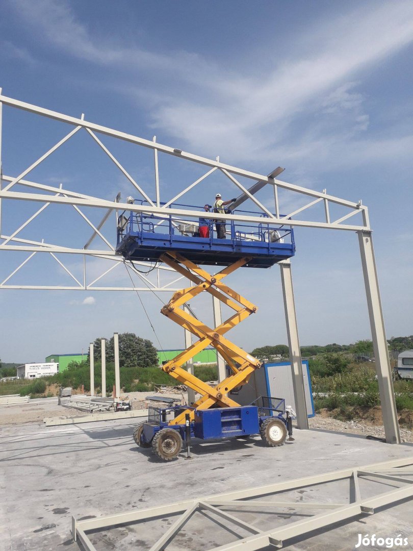 Upright Diesel 4 x 4 ollós emelő gép eladó!
