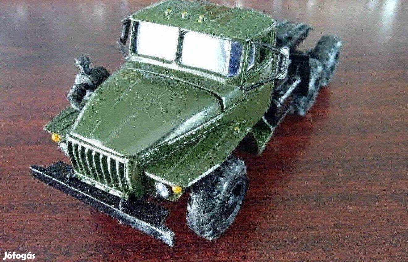 Ural 44202 "Elekon" kisauto modell 1/43 Eladó