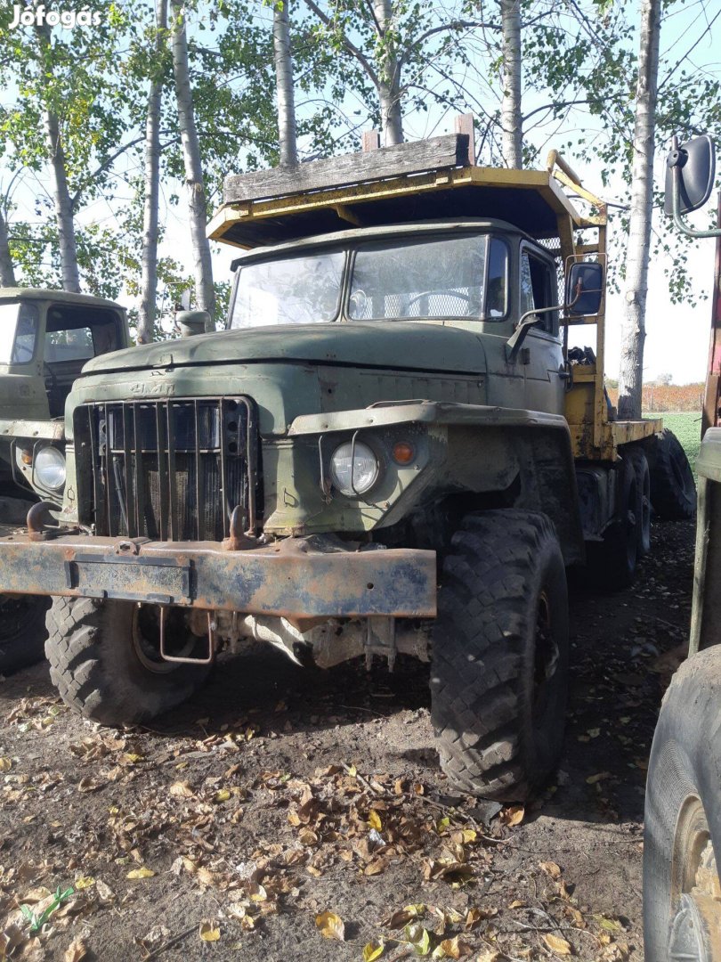 Ural 6x6 platós