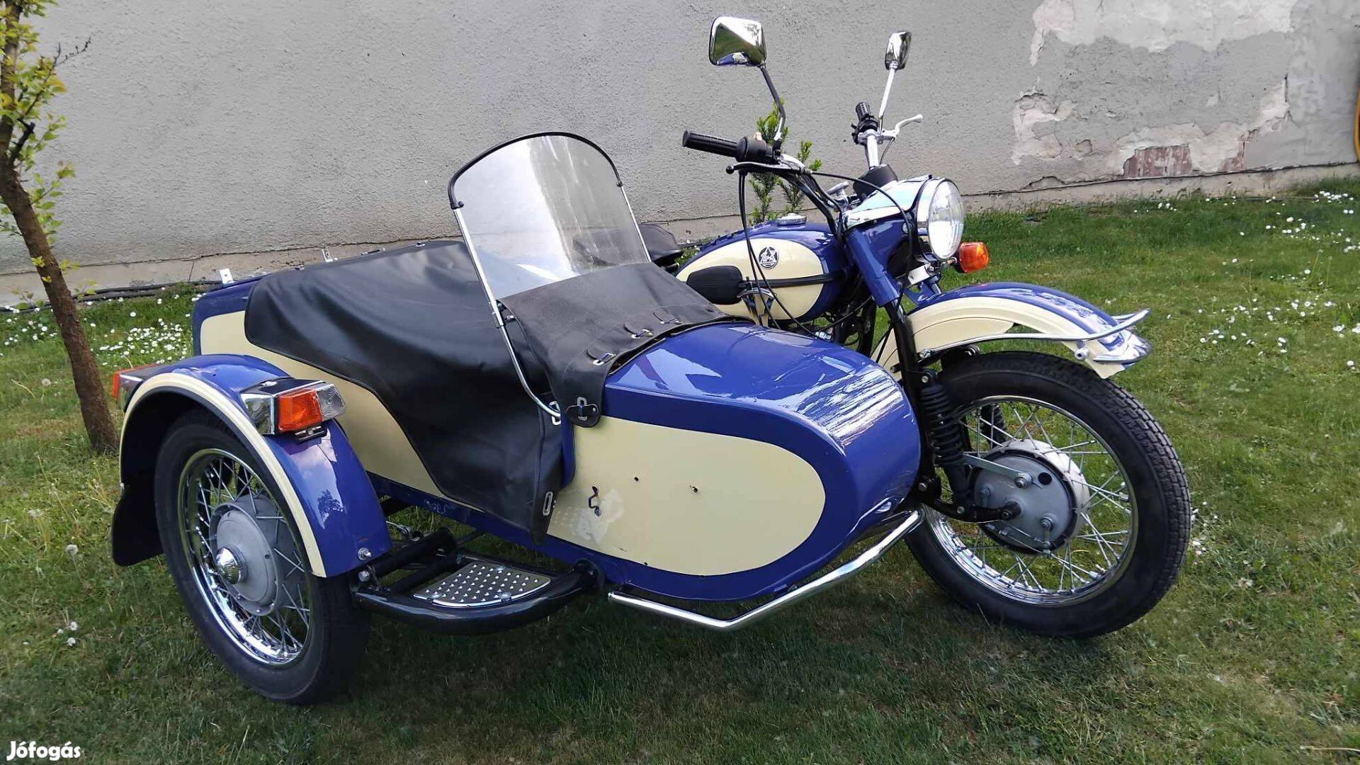 Ural 750 önindítós oldalkocsis motor hátramenettel