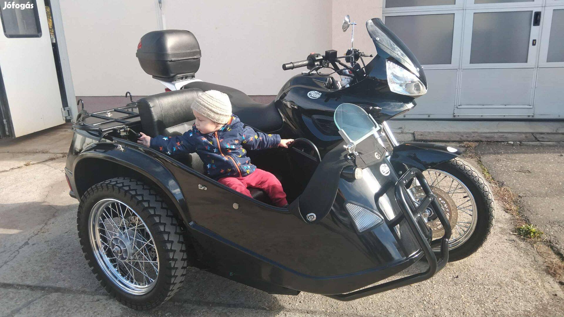 Ural helyett Jialing 600 oldalkocsis motor hátrameneti fokozattal