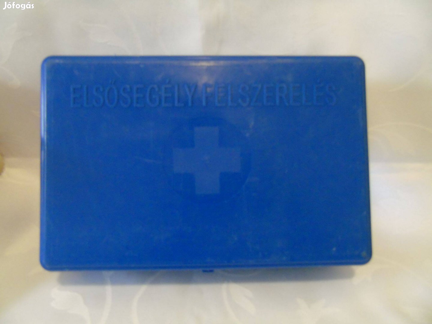 Üres Kék színű műanyag dombornyomott elsősegély felszerelés