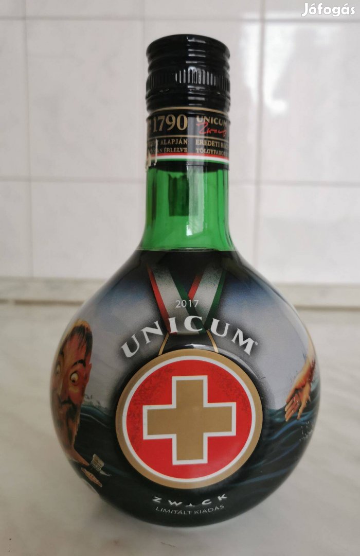 Üres Unicum üveg