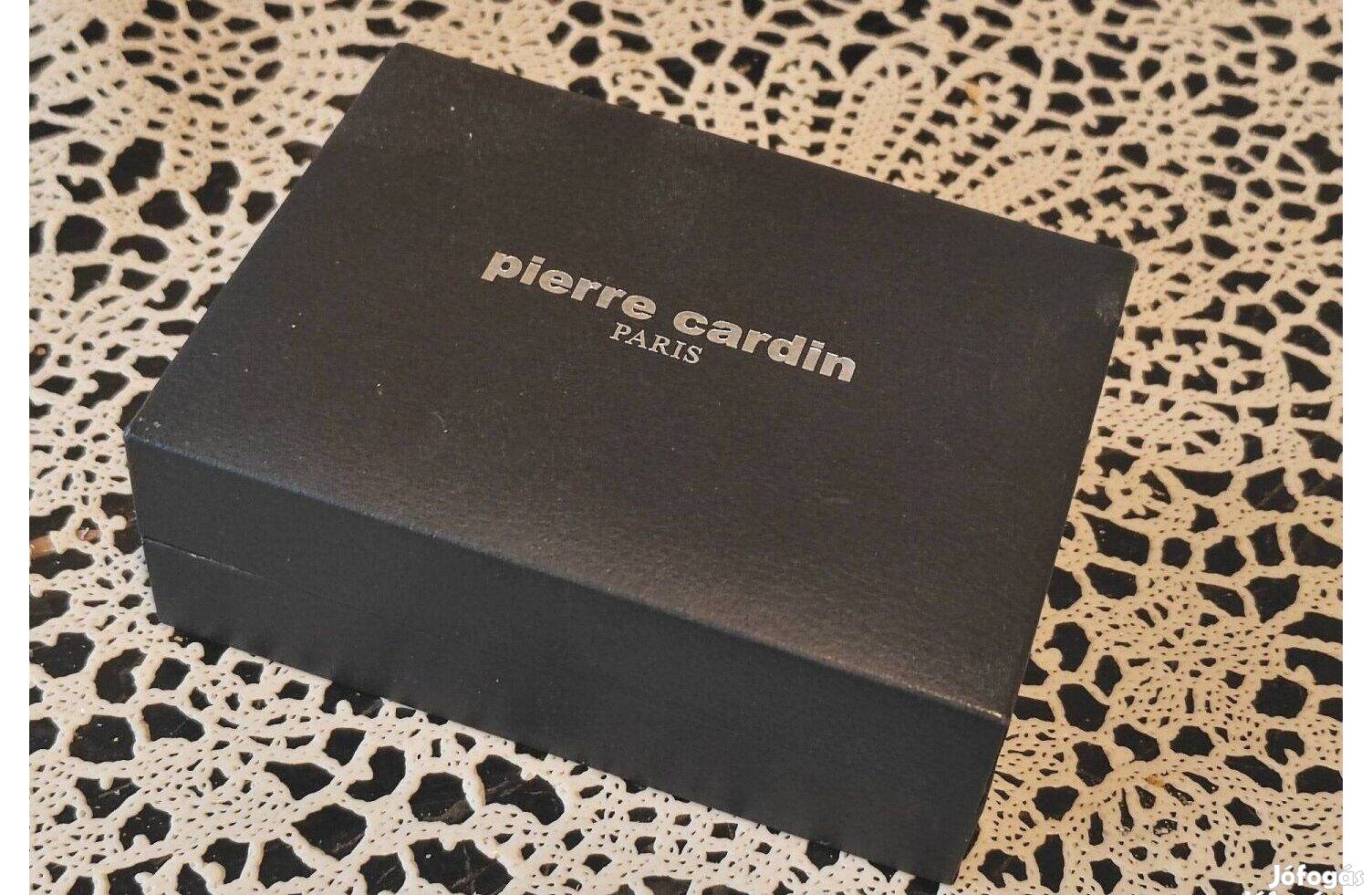 Üres öngyújtós doboz Pierre Cardin