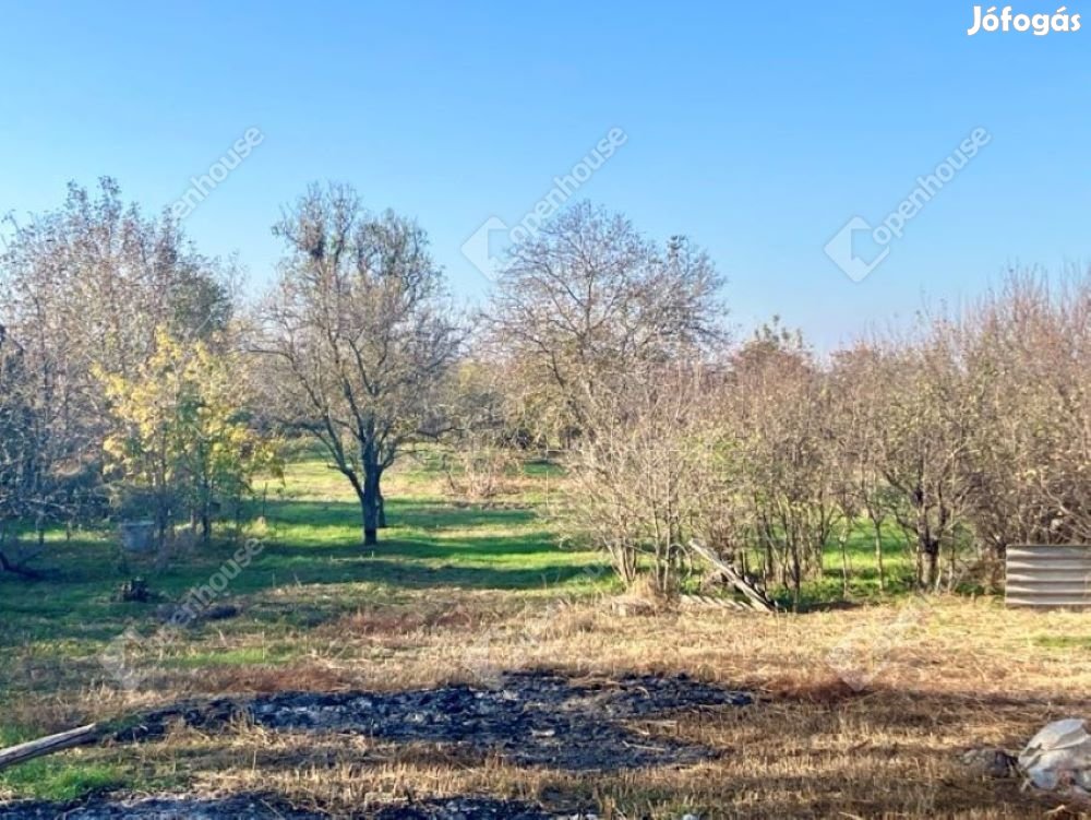 Úrhidán, távol a város zajától és mégis közel