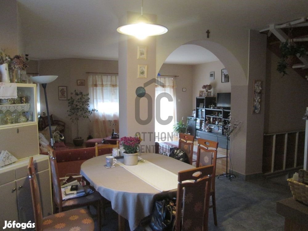 Ürögi városrészben 107 négyzetméteres lakás eladó