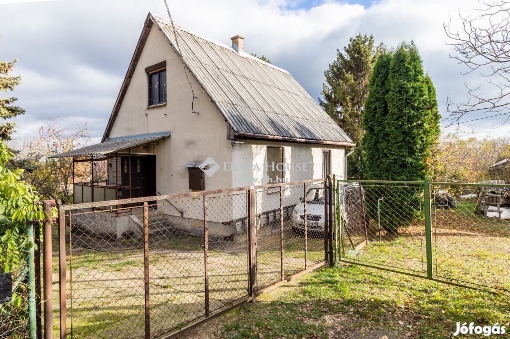 Ürömön, Sadovén 334 nm-es telek kis házzal eladó