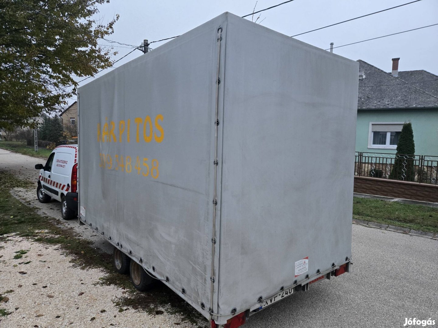 Utánfutó 2 tonnás