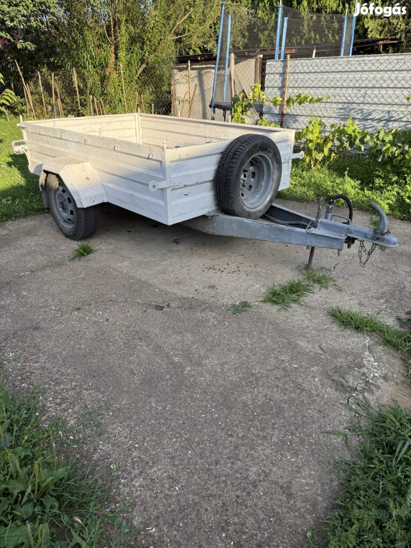 Utánfutó 750 kg.