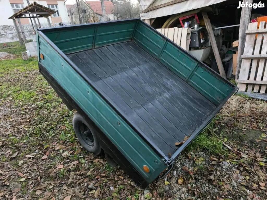 Utánfutó kisebb meretű