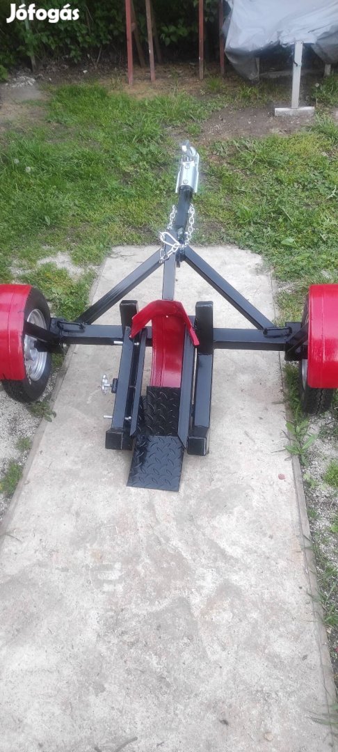 Utánfutó kutya motor mentő