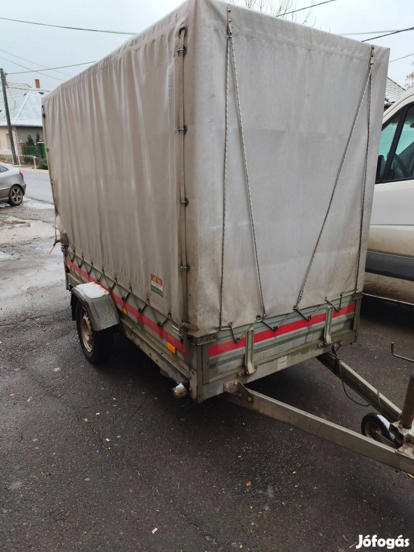 Utánfutó ponyvával eladó csere lószállító
