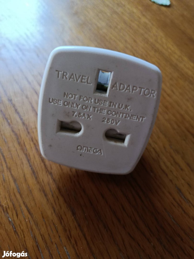 Utazó adapter átalakító aljzat travel adapter