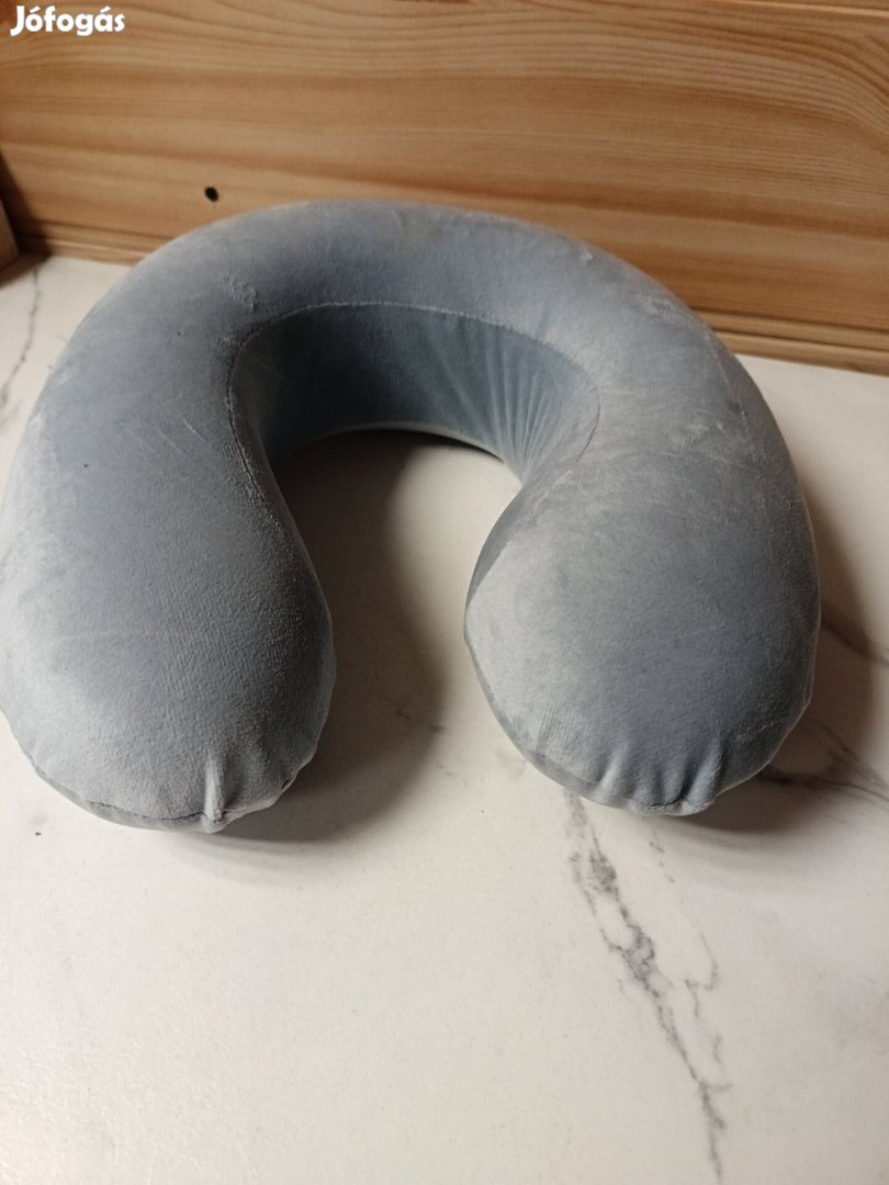 Utazó nyakpárna memóriahabbal,