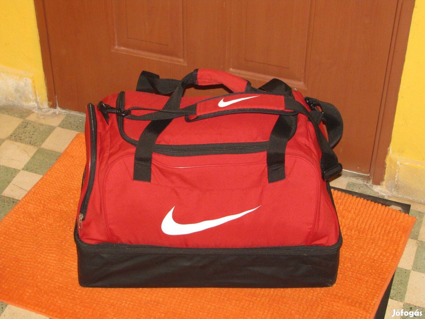 Utazótáska, vagy sporttáska dupla aljú, Nike 58x35x35 újszerű, erős