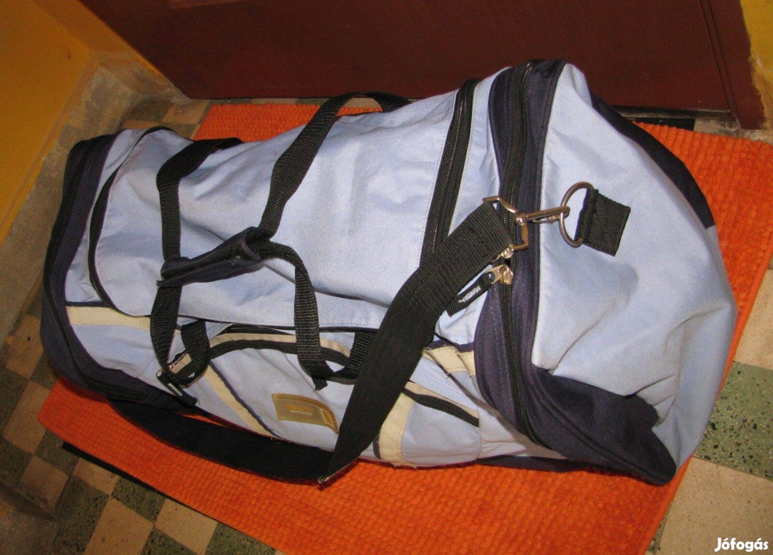 Utazótáska kézipoggyász Grace 64x28x36 2 oldalt is rekesz