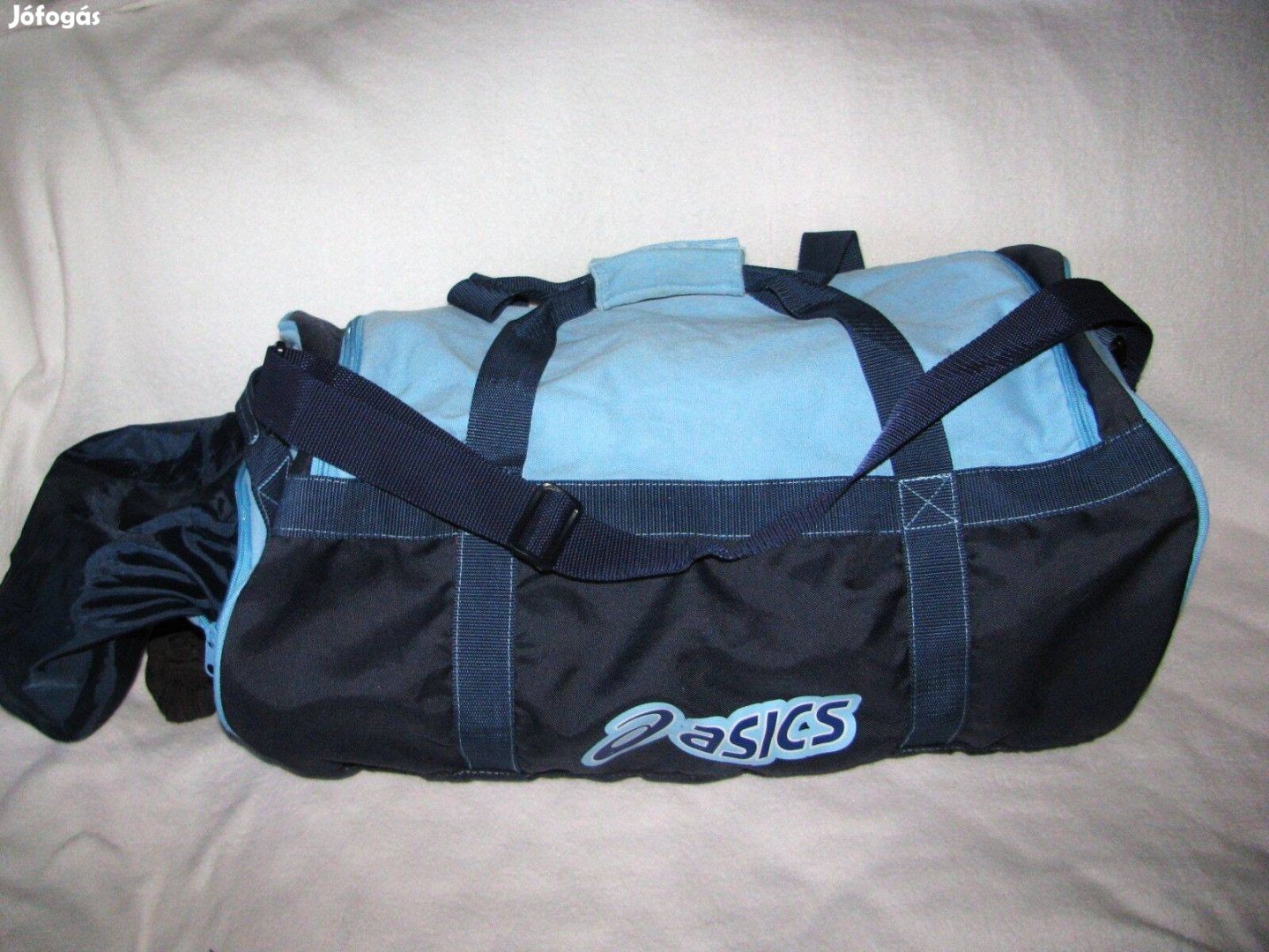 Utazótáska új 60x32x22 Asics cipőtartós vízálló hibátlan