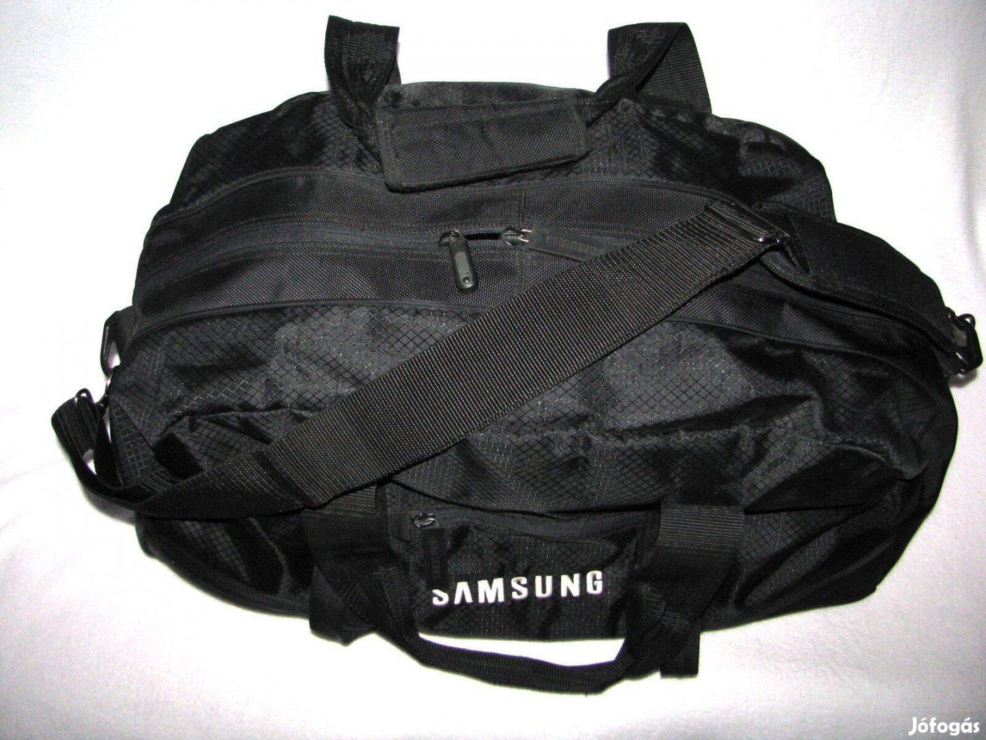 Utazótáska új Samsung 57x25x35 vízálló modern erős kézi válltáska