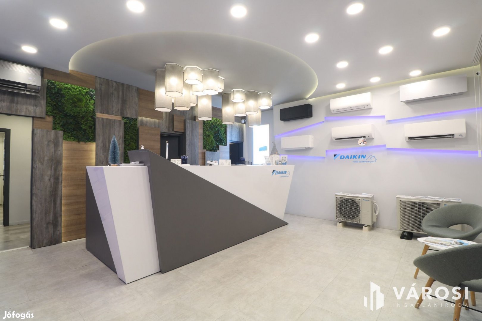 Utcafrontos,főldszinti,kirakatos szép üzlethelyiség eladó.