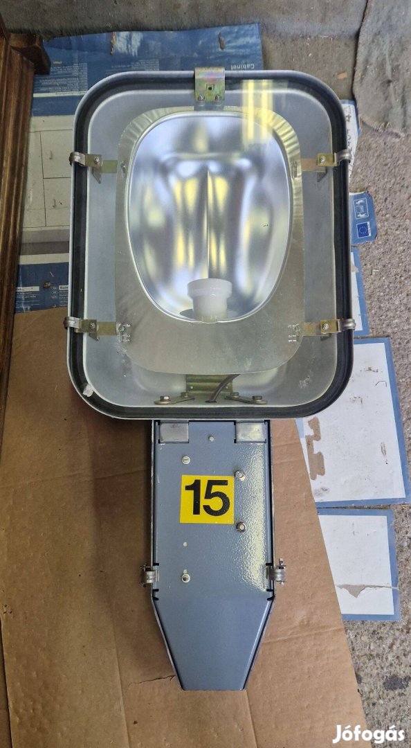 Utcai , ipari lámpa