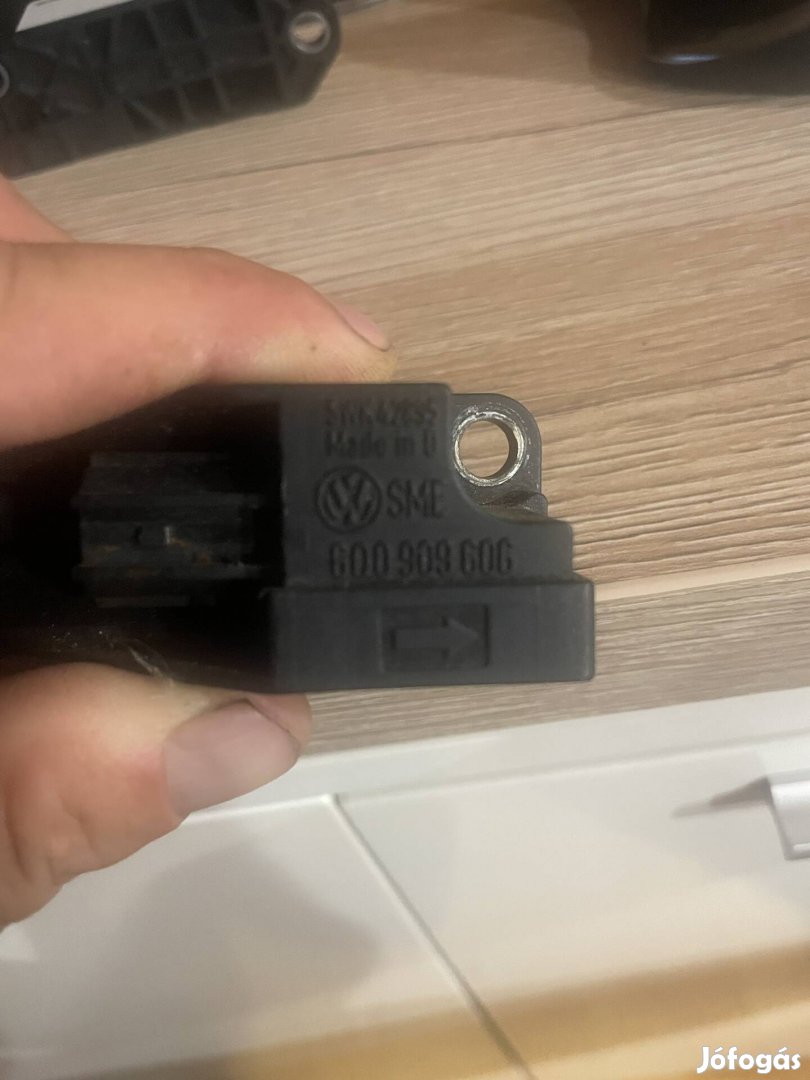 Ütközésérzékelő vw 600909606