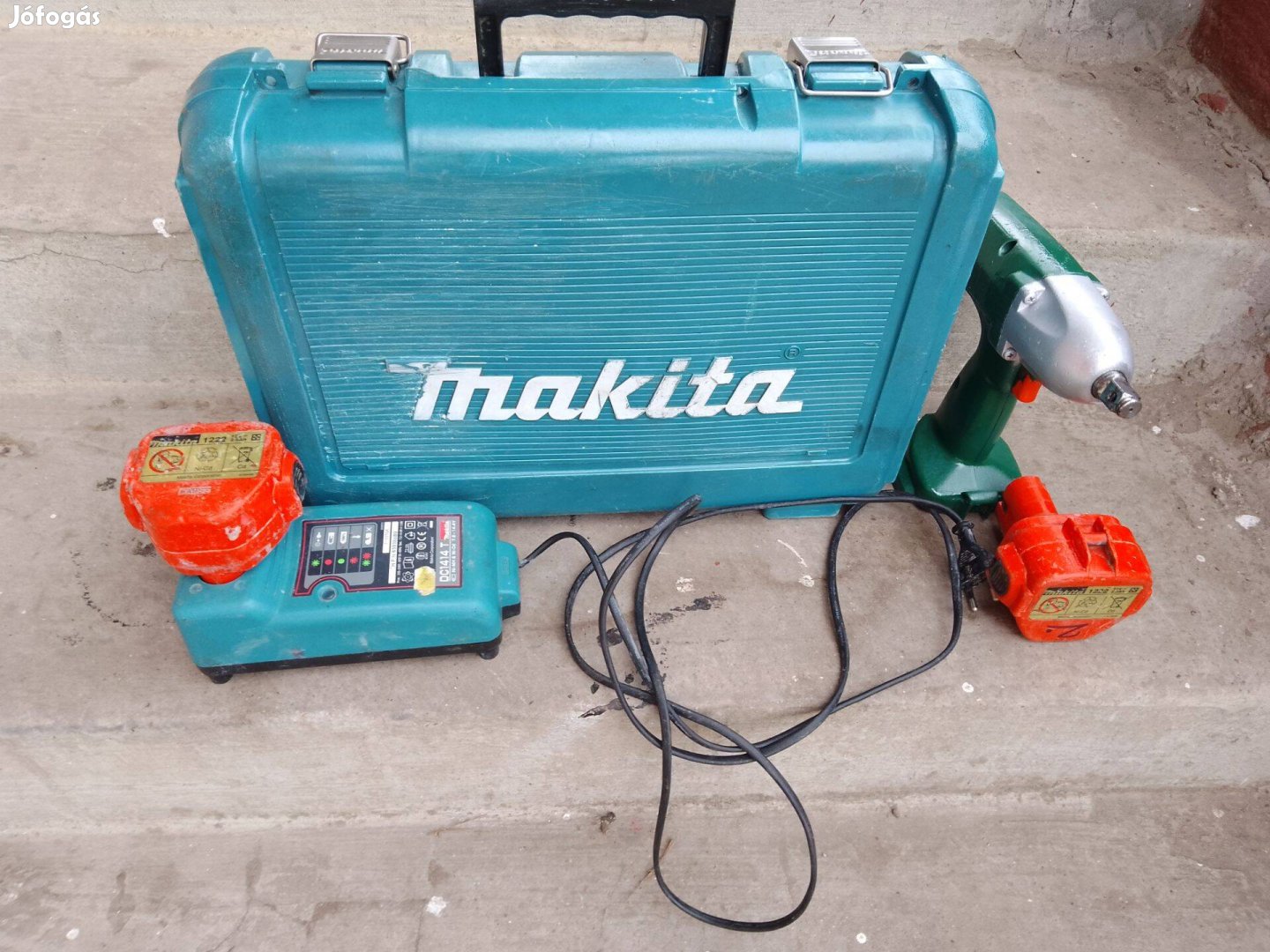 Ütve csavarlazító Makita 12 V os komplett dobozában eladó