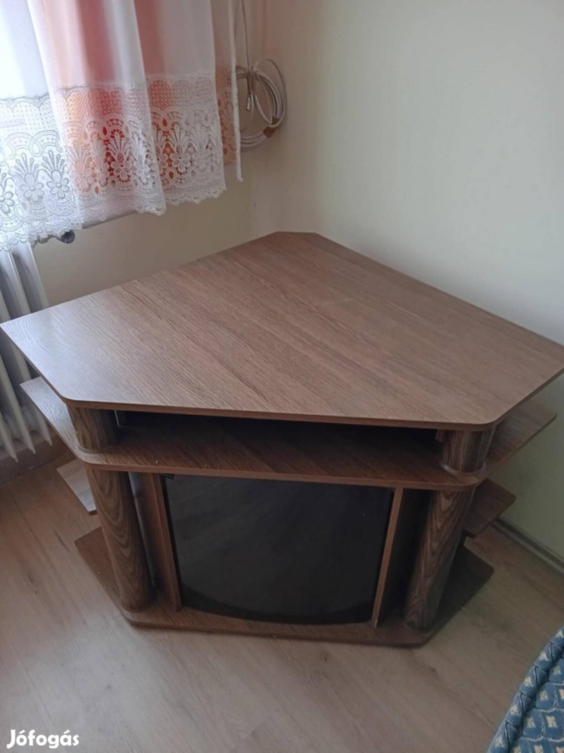 Üveg ajtós  sarokszekrény eladó!