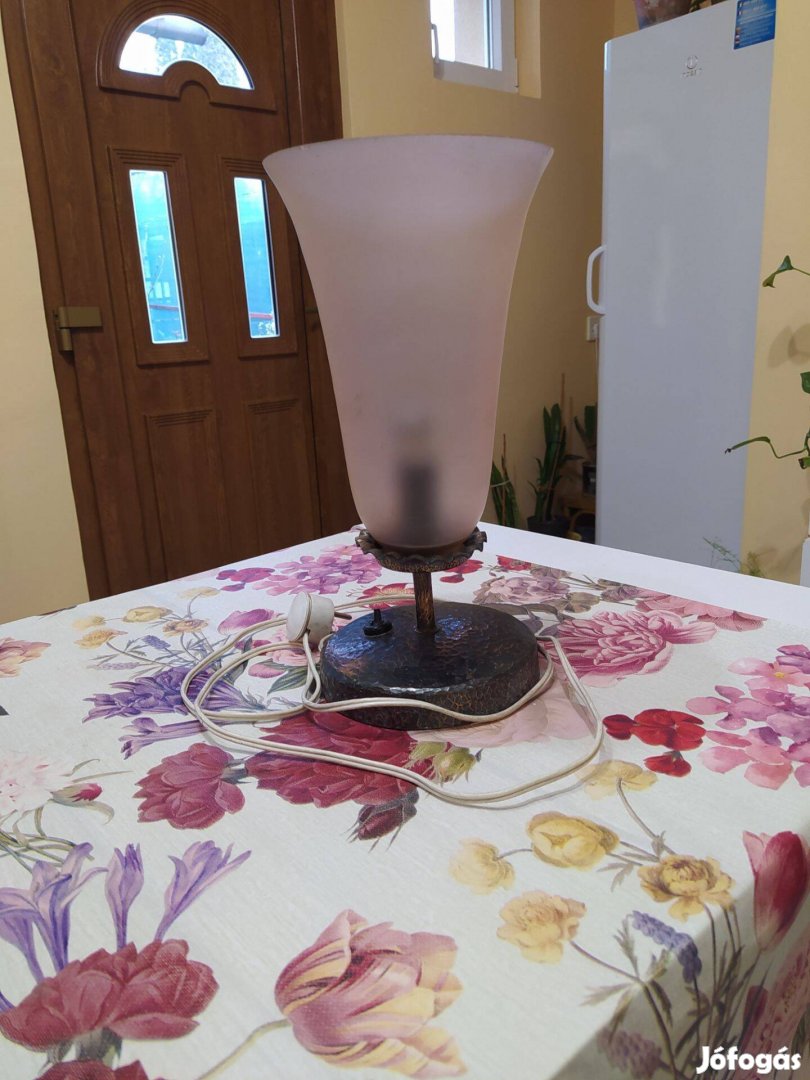 Üveg asztali lámpa