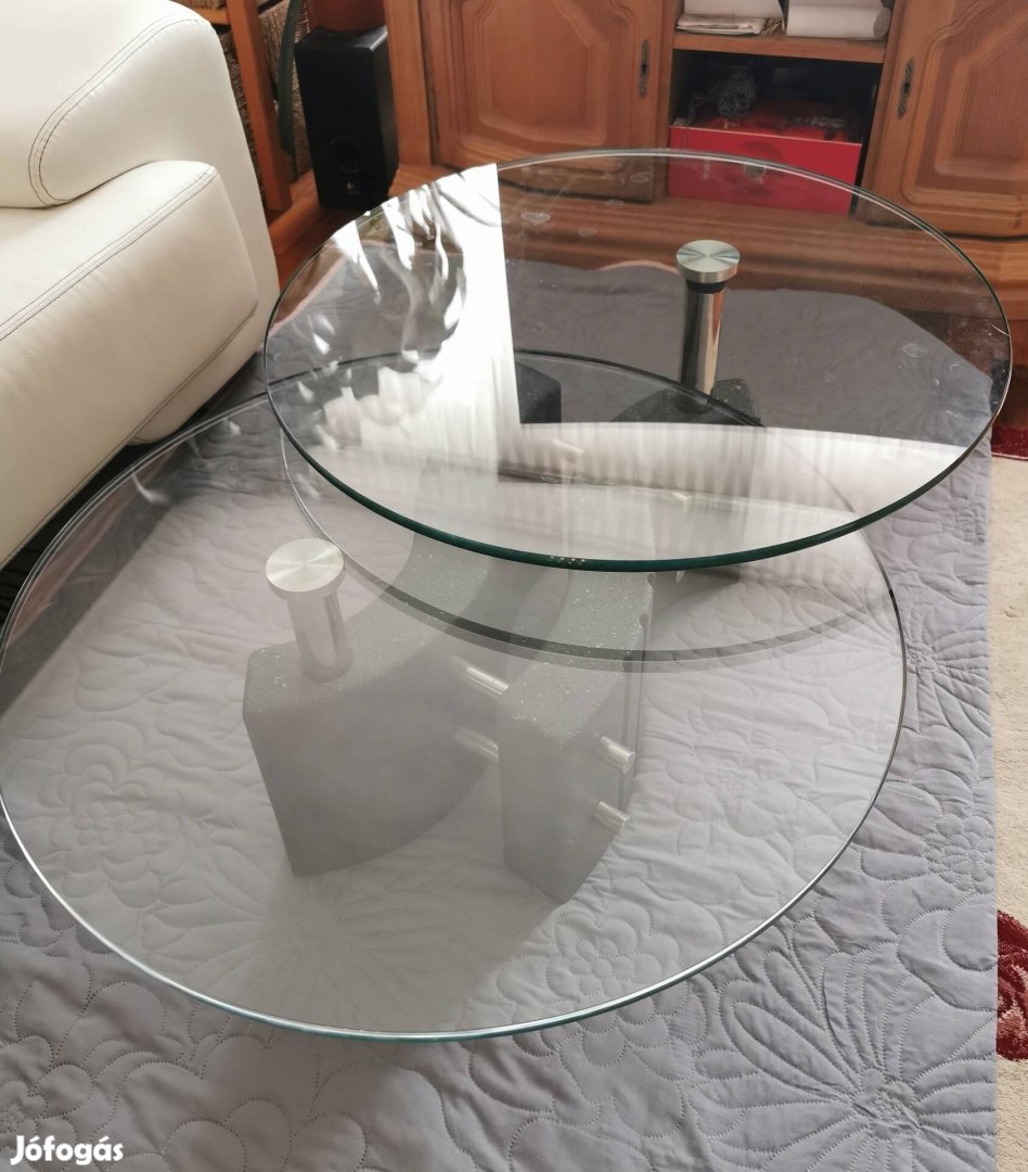 Üveg dohányzó asztal