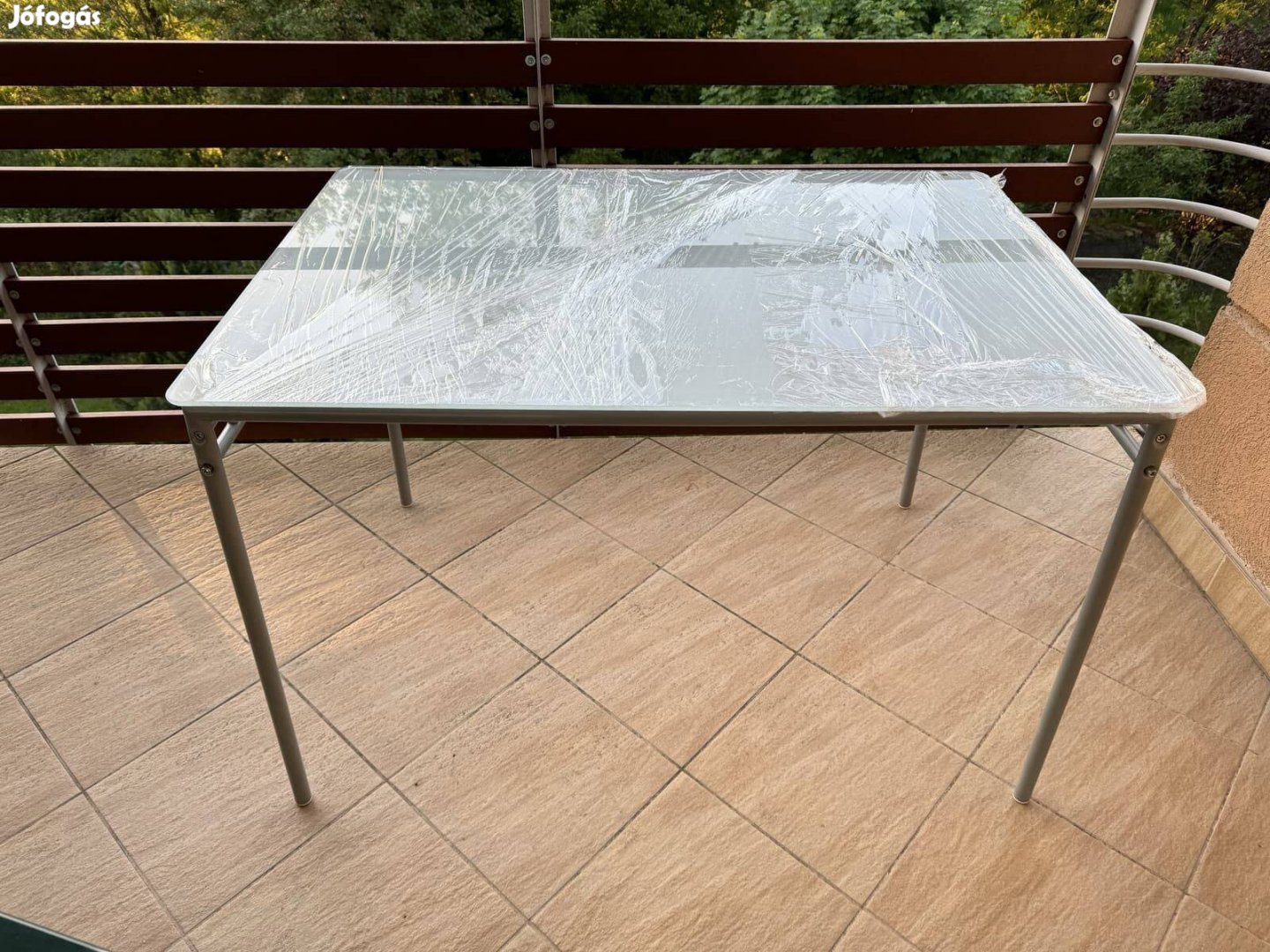 Üveg étkező asztal 110x75 cm
