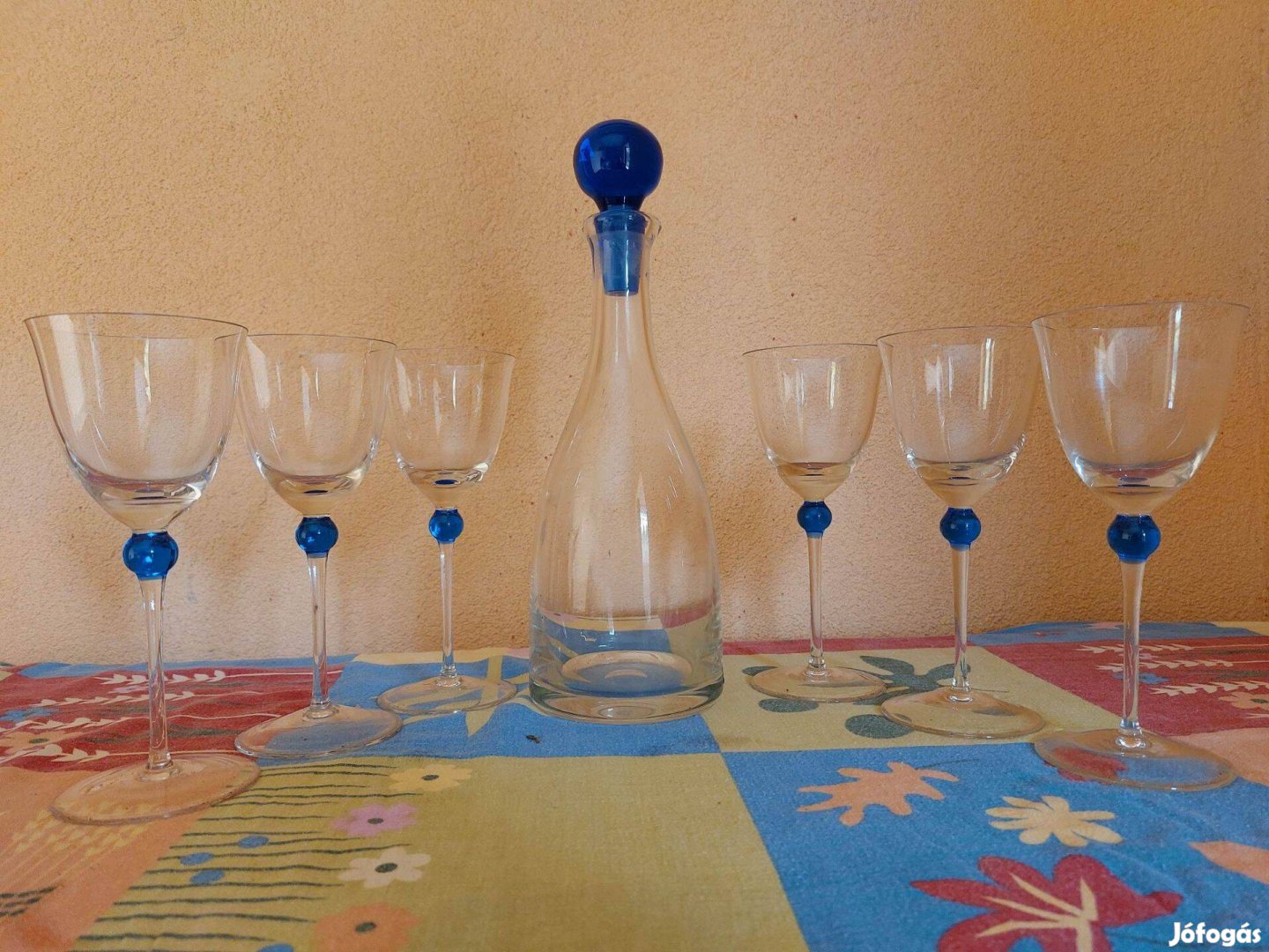 Üveg ital kínáló készlet! 6 db pohár, 1 kínáló kék üveg dugóval