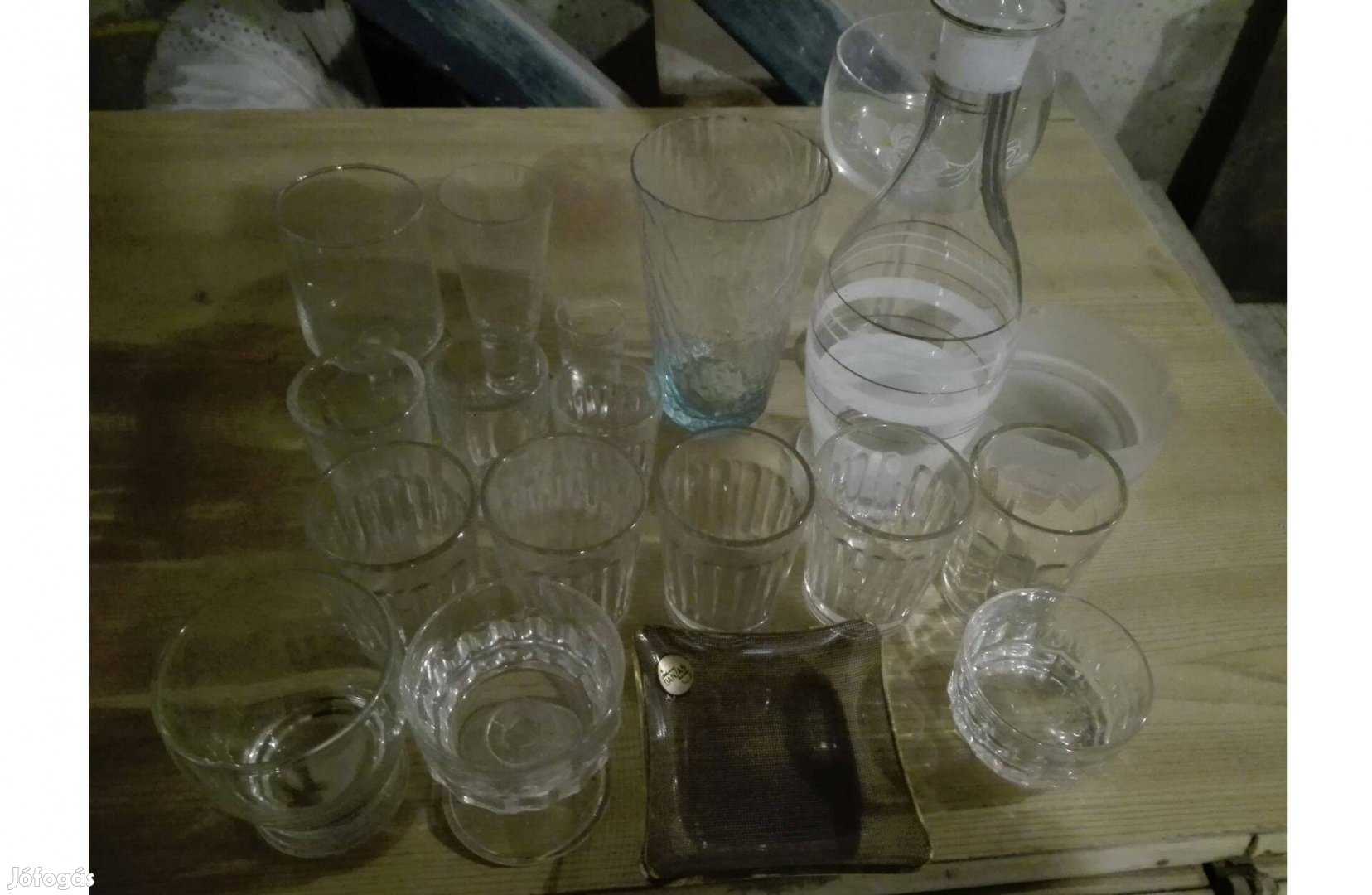 Üveg kancsó, poharak, röviditalos, vizes pohár
