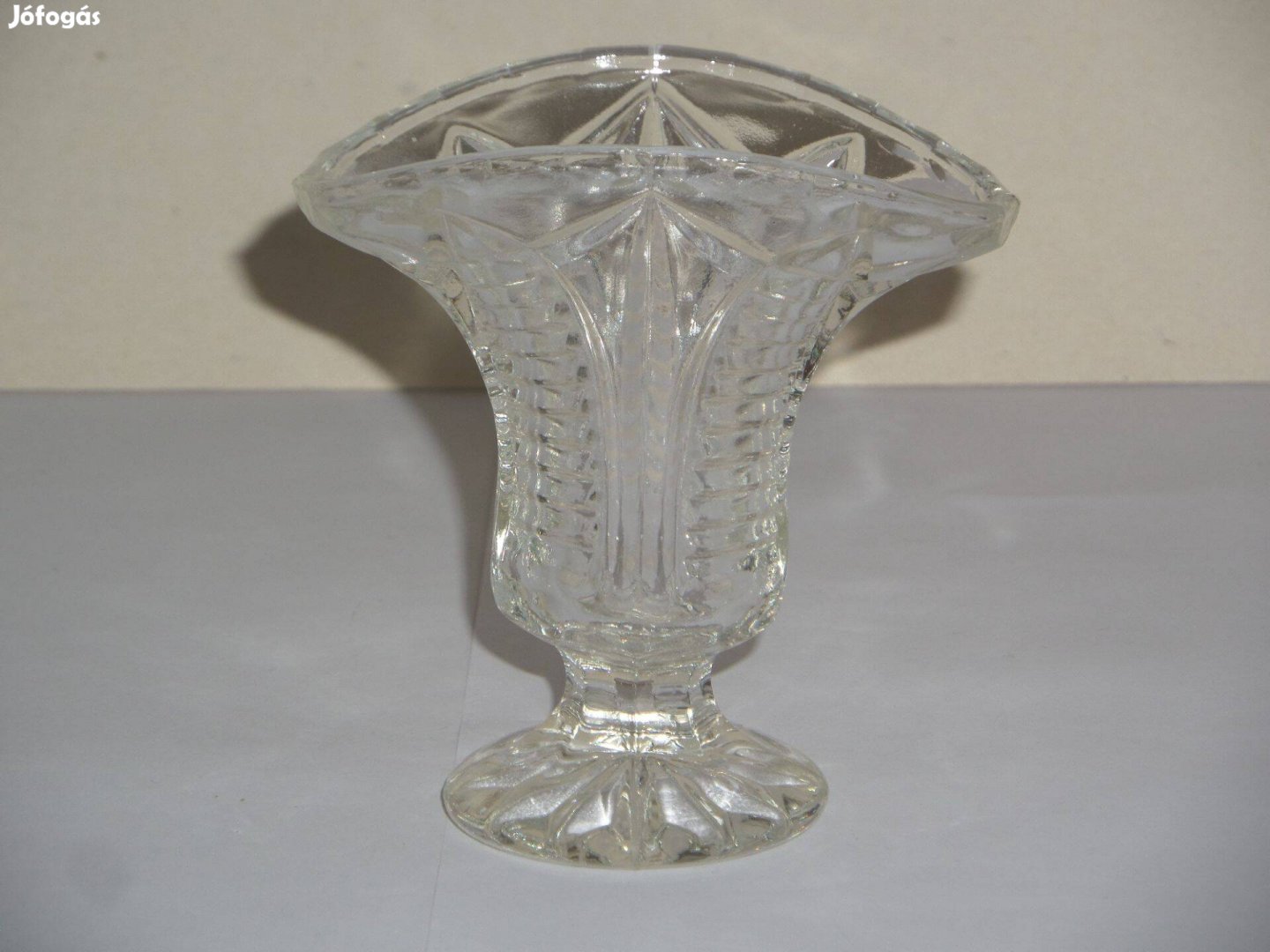 Üveg talpas mini váza
