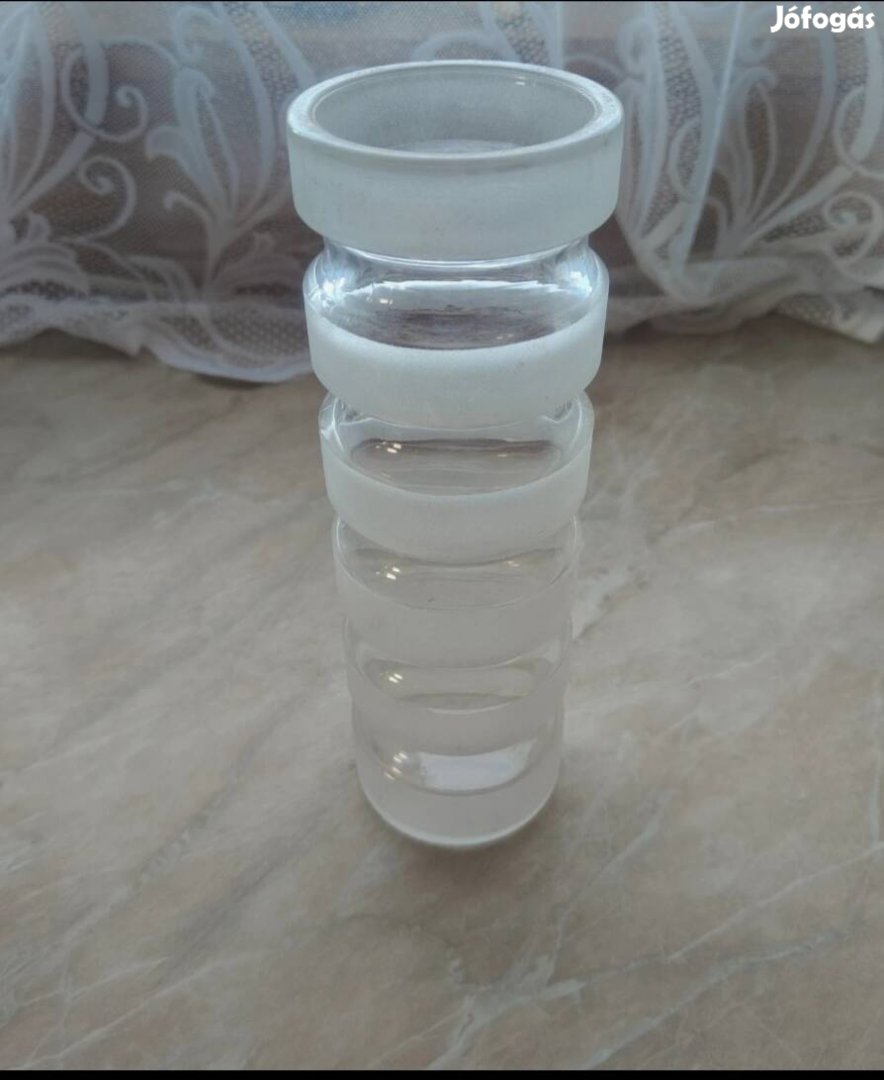 Üveg váza 20 cm magas
