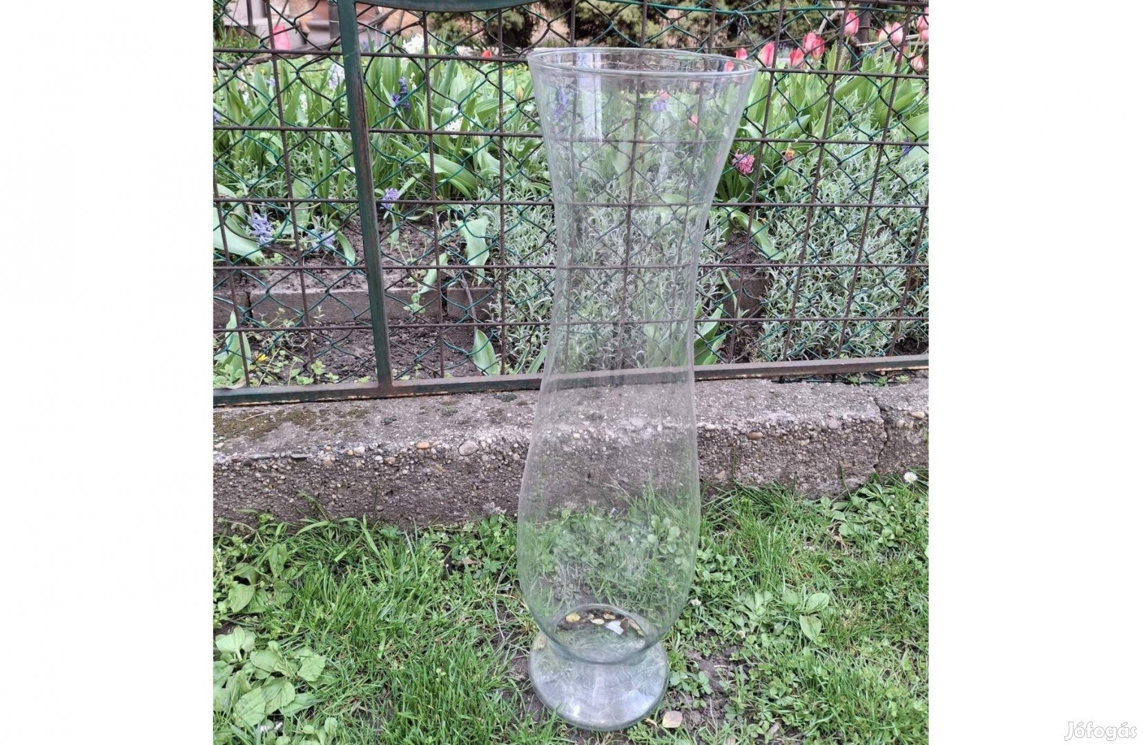 Üveg váza 70 cm magas 4000 forintért eladó