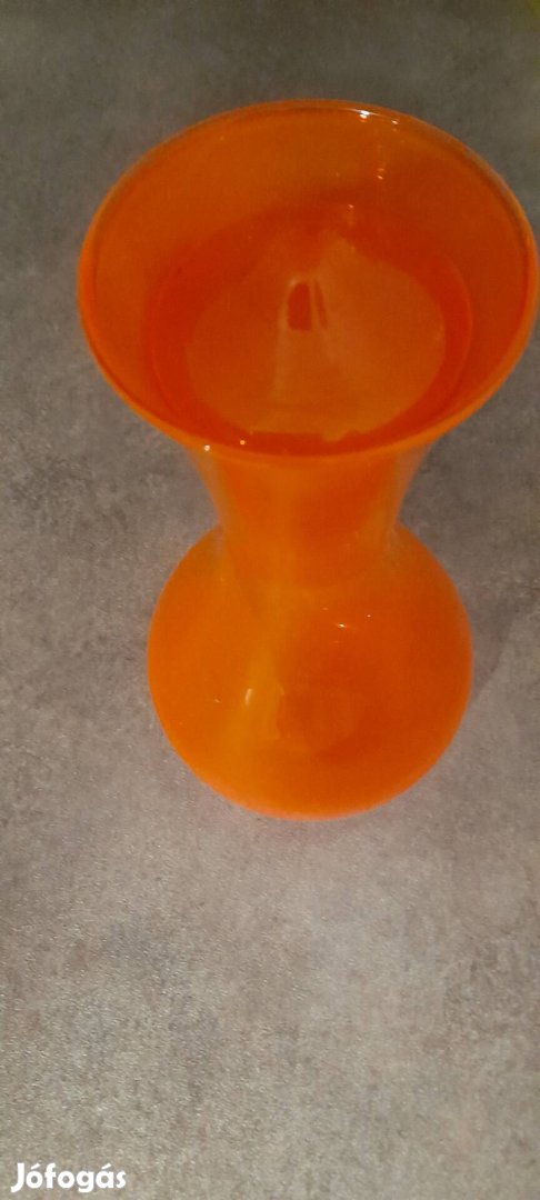 Üveg váza narancs színű 