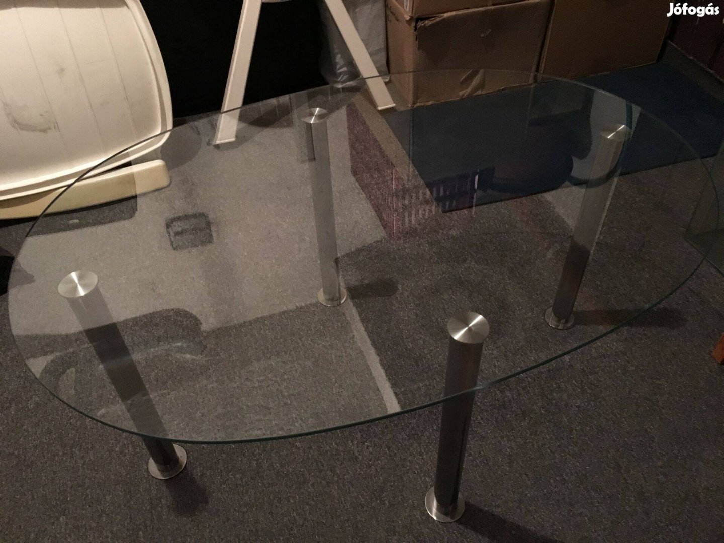 Üvegasztal 100 x 69 x 47 cm, 8 mm vastag