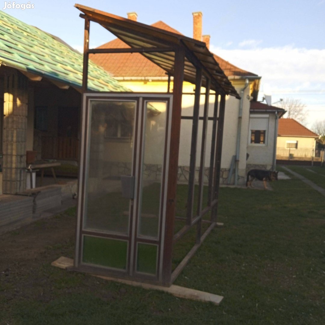 Üveges Terasz