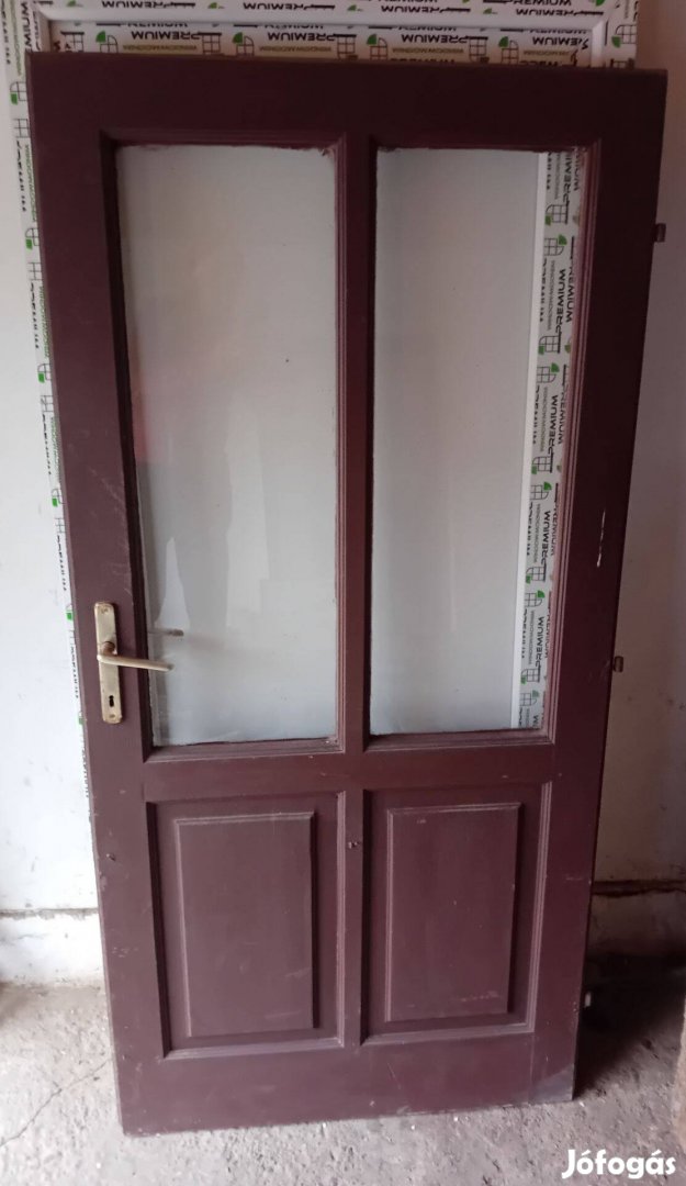 Üveges fa bejárati ajtó!