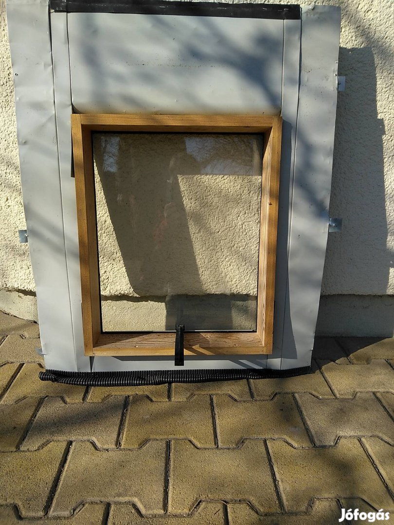 Üveges tető kibúvó 45x55 használt