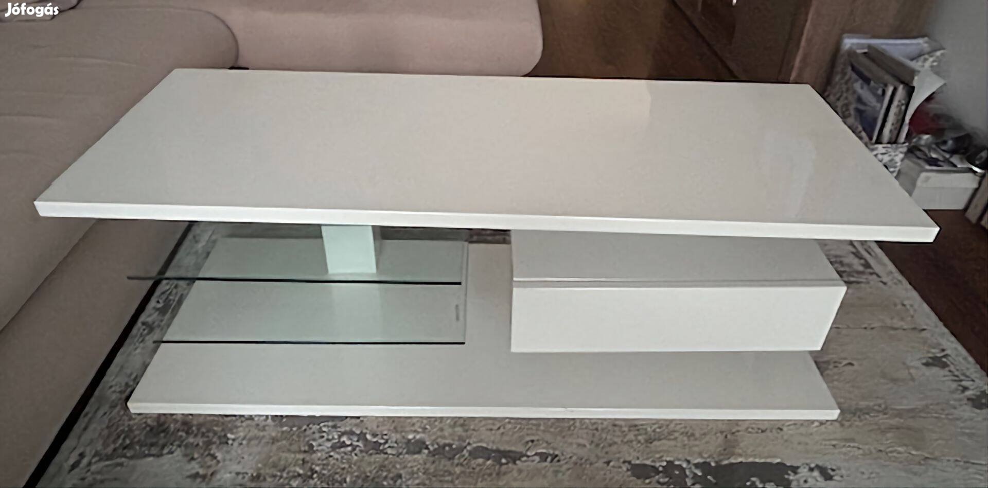 Üvegpolcos elegáns TV állvány fényes fehér
