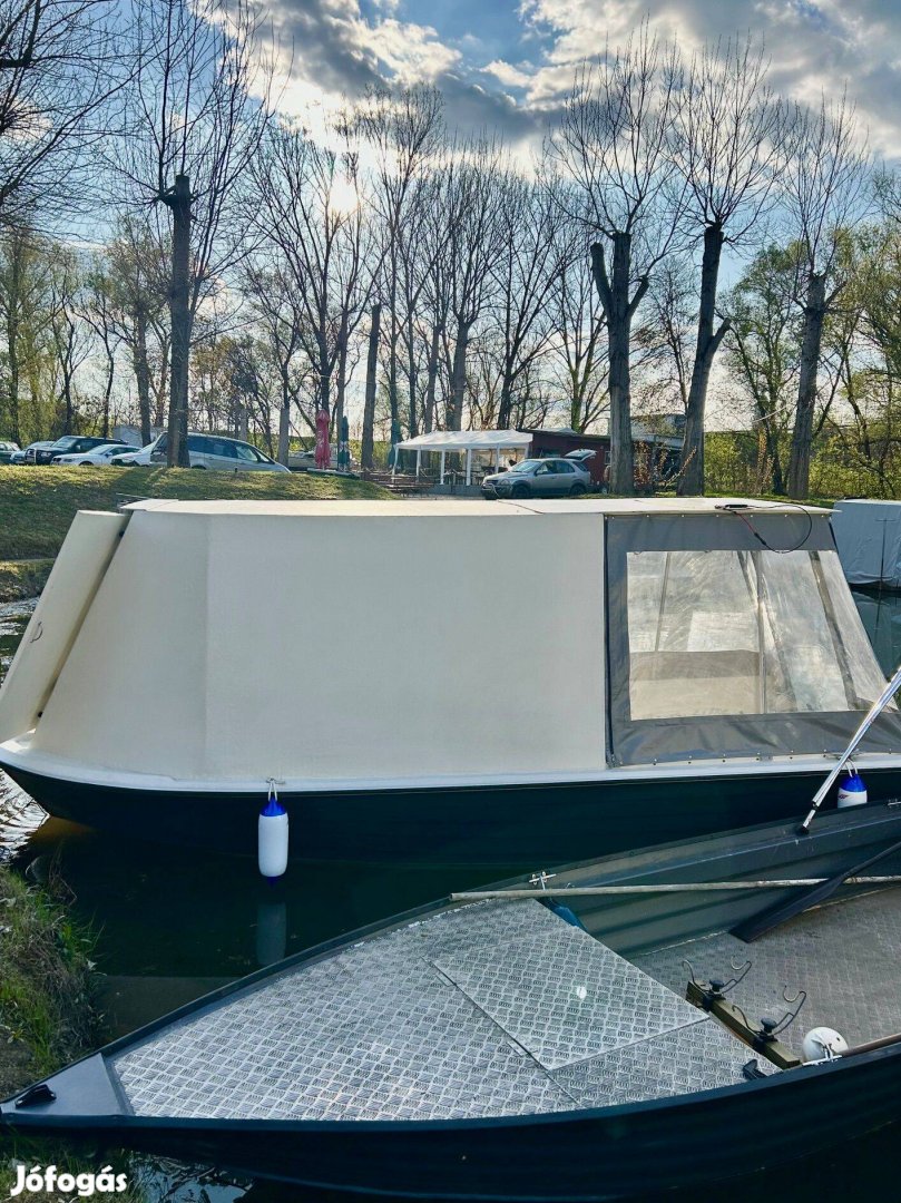 Üvegszálas Lakóhajó