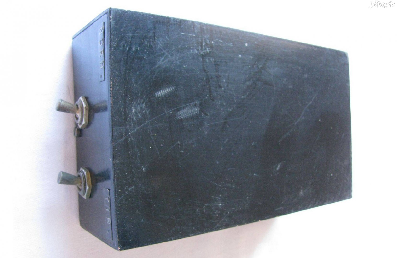 Üvegszálas doboz , 17 x10 x 5,5 cm ,2 db tumibler kapcsolóval