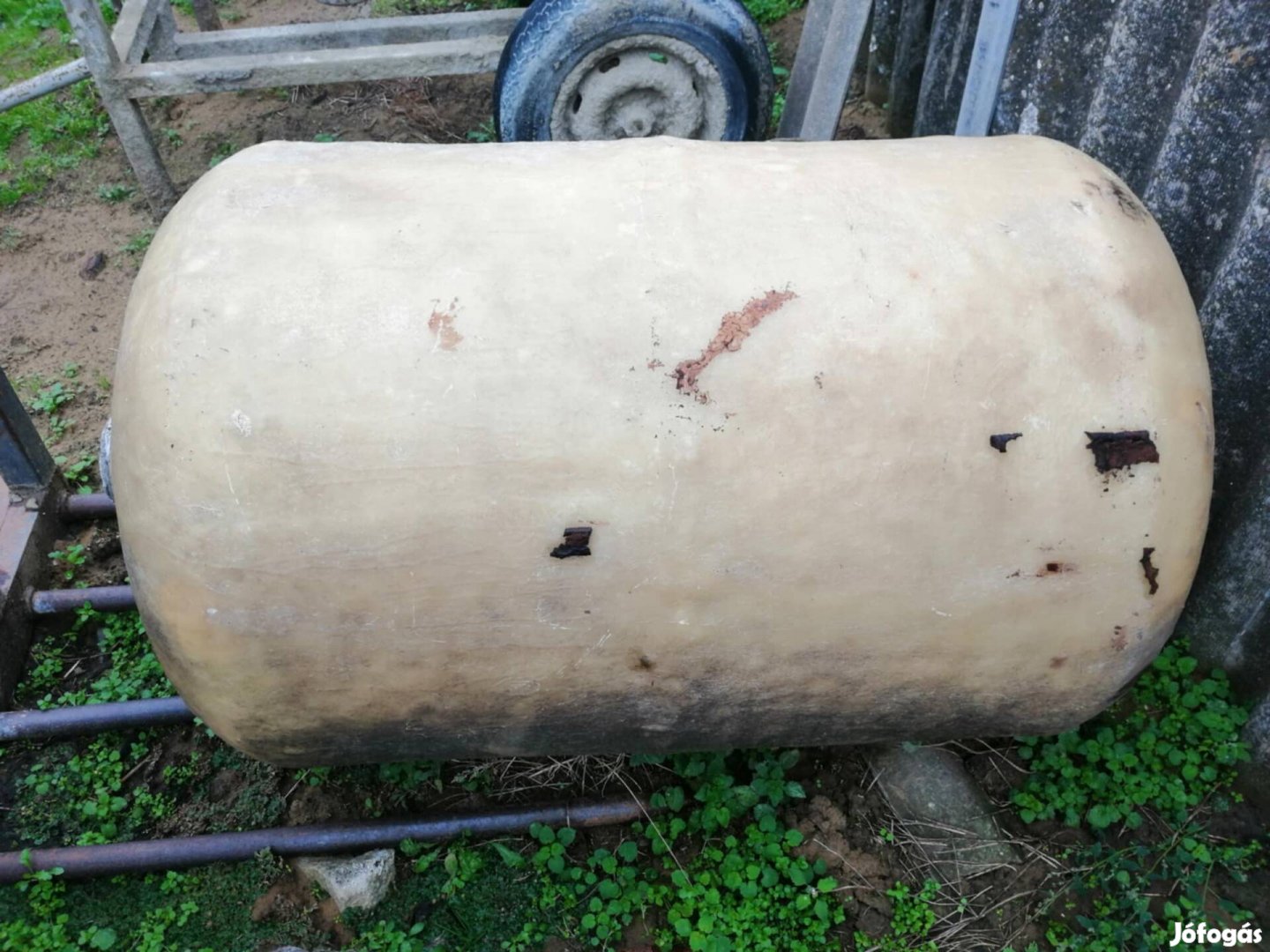 Üvegszálas tartály eladó